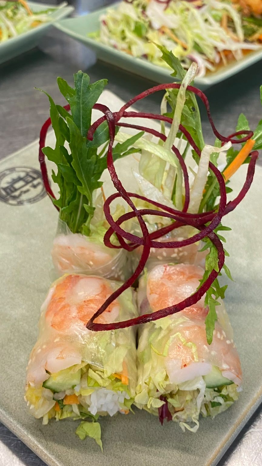 Gỏi cuốn tôm với rau sống