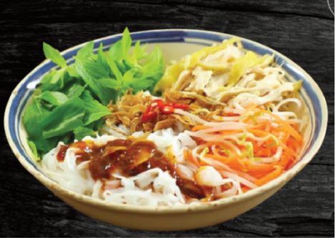 Phở trộn: phở khô trộn rau thơm và đậu phộng